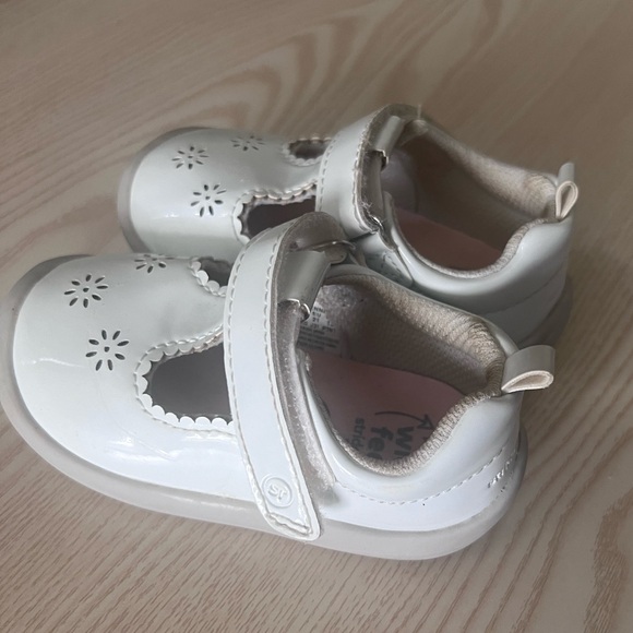 Girl Stride Rite Mary Jane’s - Picture 4 of 4